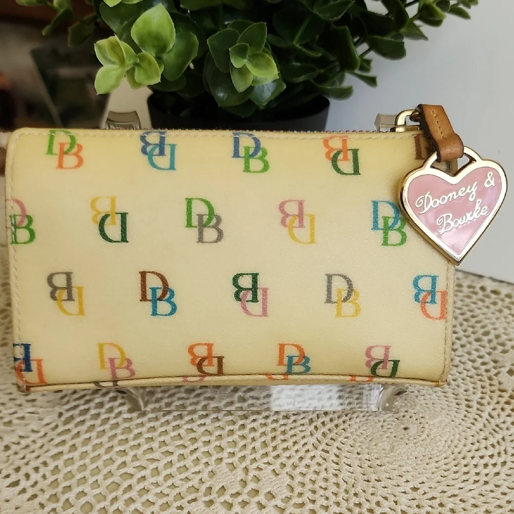 Dooney & Bourke Tan Multicolor Logo Shoulder Bag Set - Picture 11 of 15